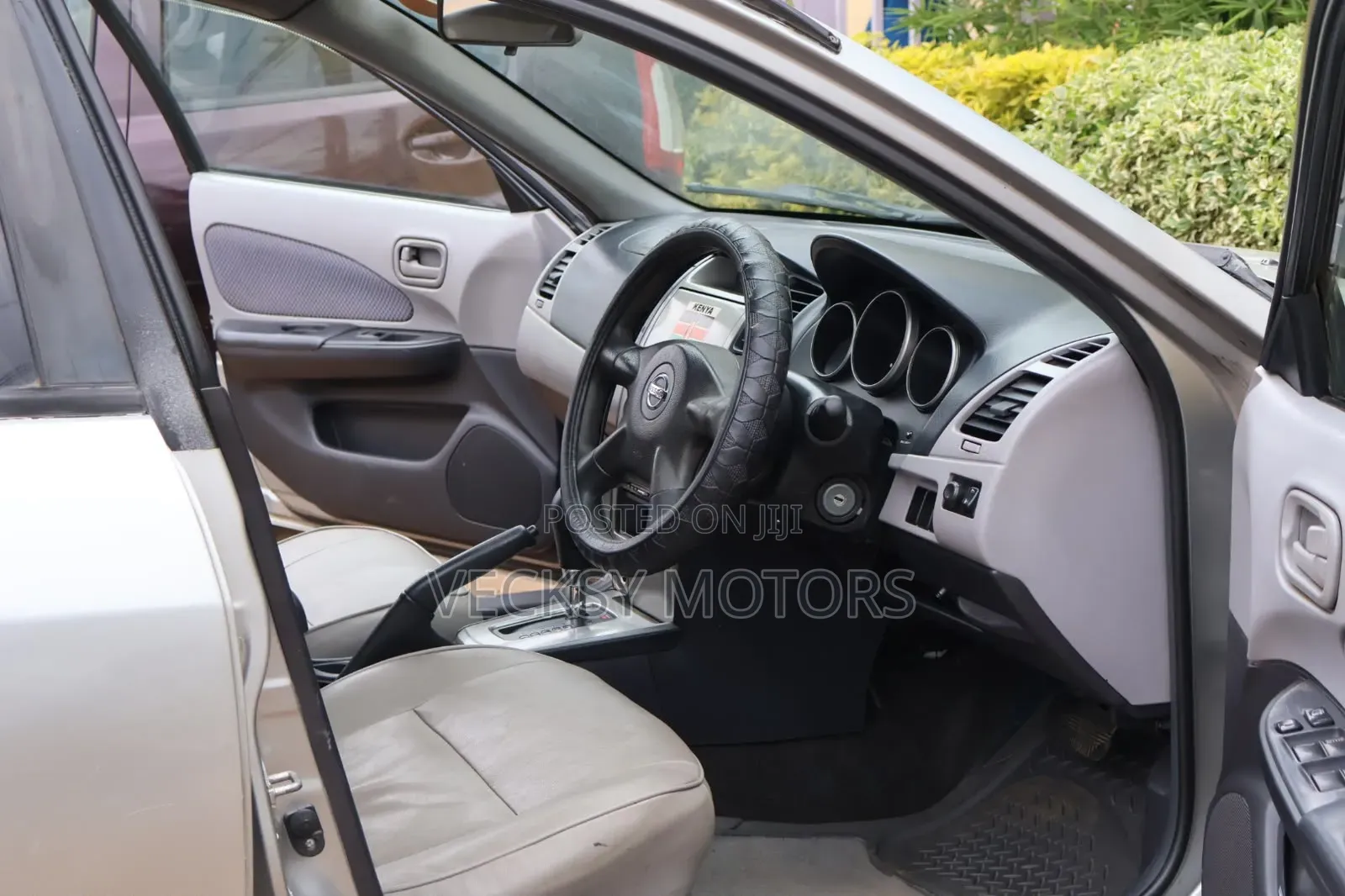 Nissan Wingroad 2004 Silver