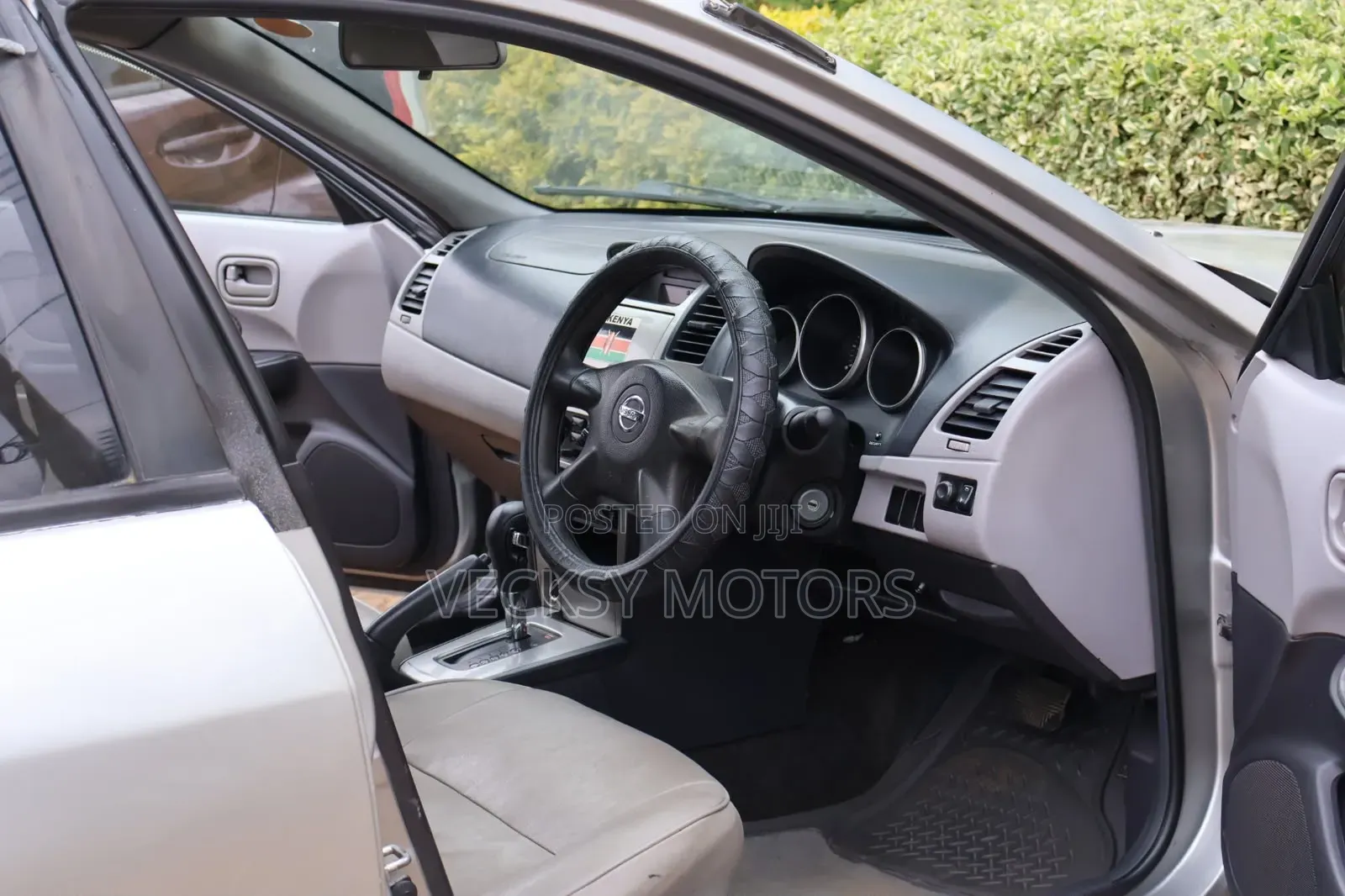 Nissan Wingroad 2004 Silver