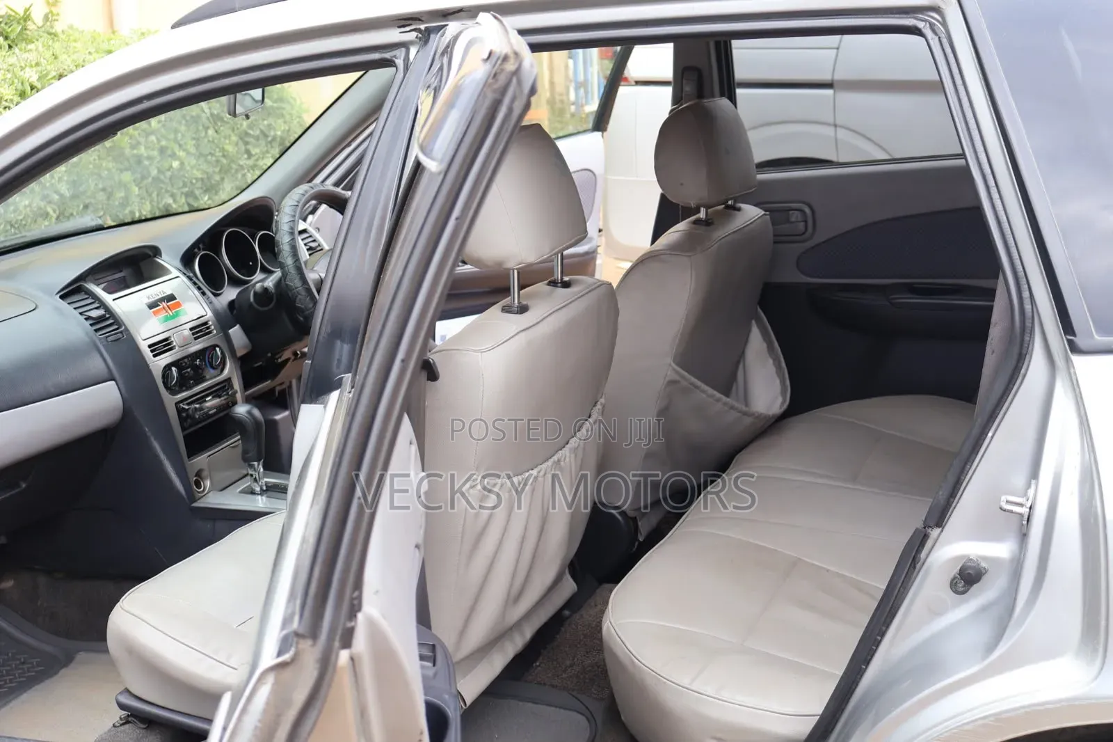 Nissan Wingroad 2004 Silver