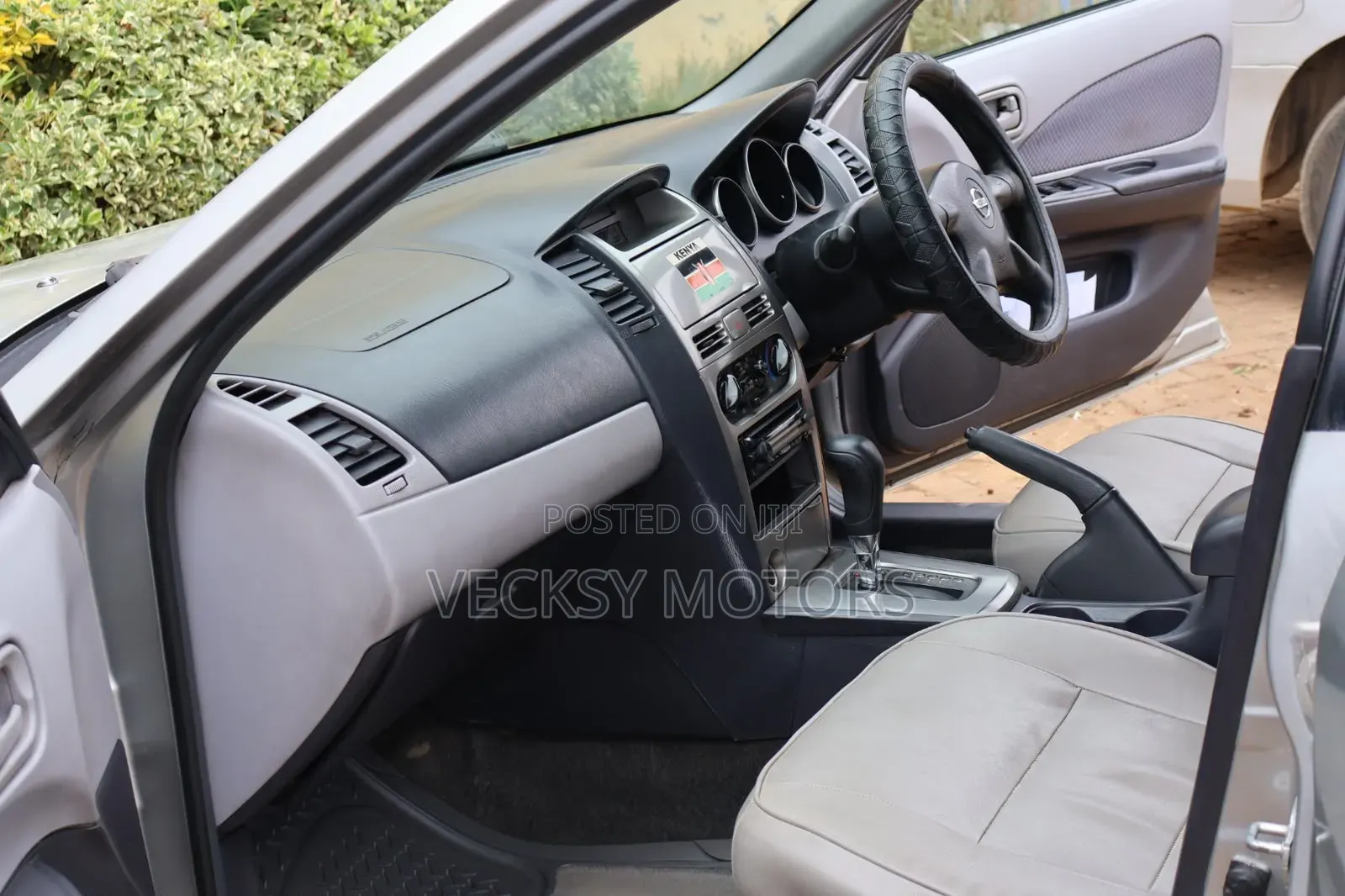 Nissan Wingroad 2004 Silver