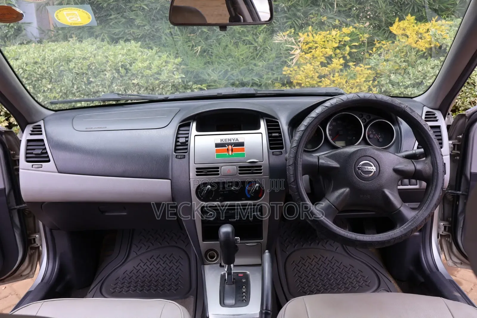 Nissan Wingroad 2004 Silver