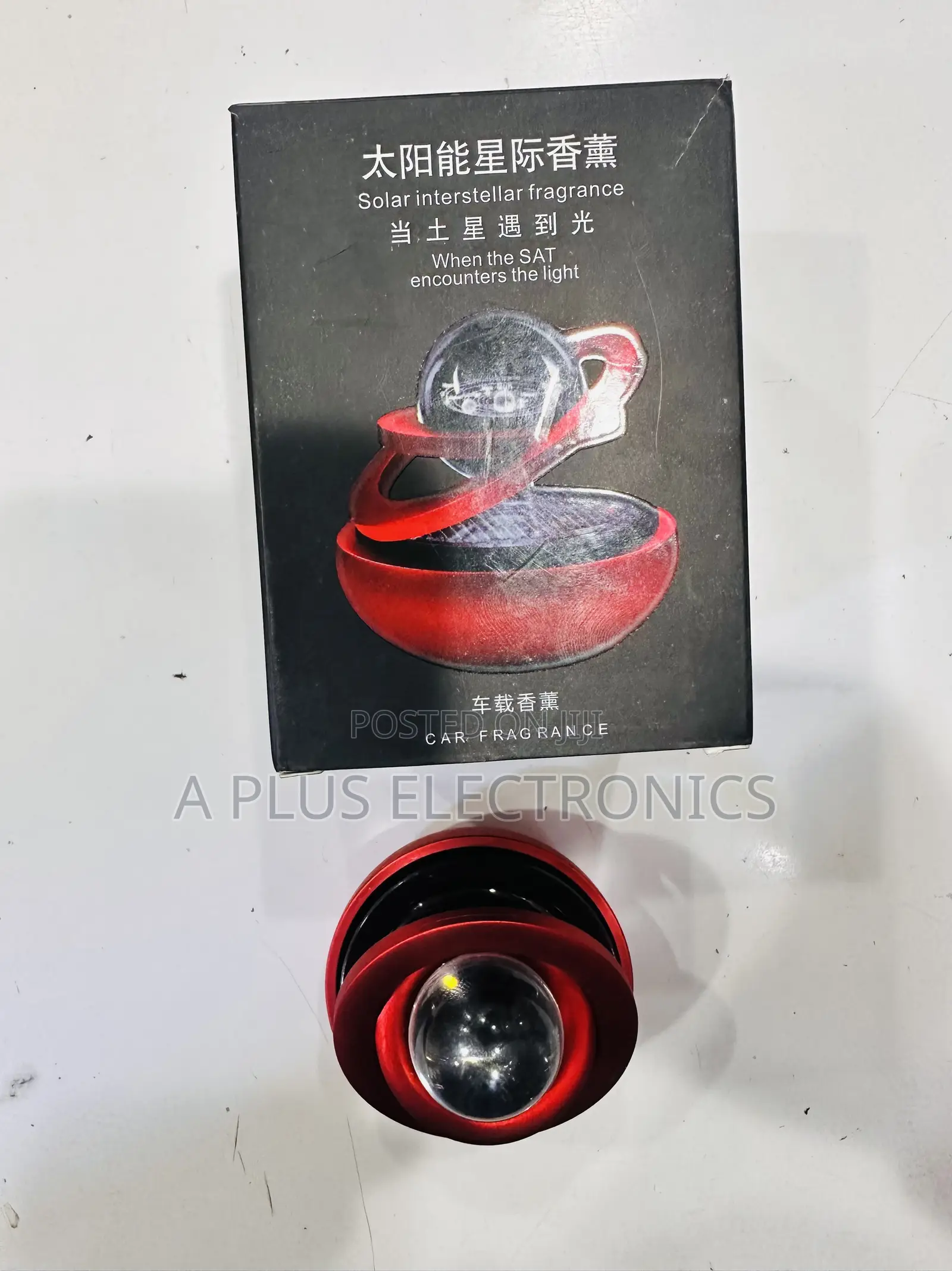 Globe Solar Powered Aroma Diffuser Solar Dashboard Air Freshener
