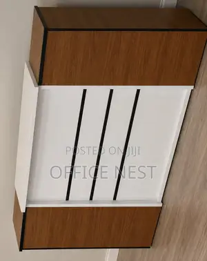 Brown Executive Reception Counter With Side Storage