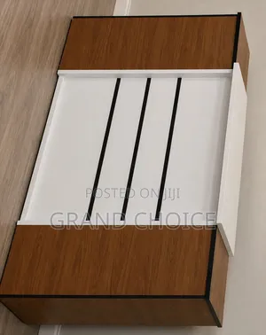 Brown Executive Reception Counter With Side Storage