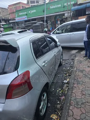 Toyota Vitz 2006 Silver