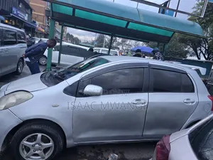 Toyota Vitz 2006 Silver