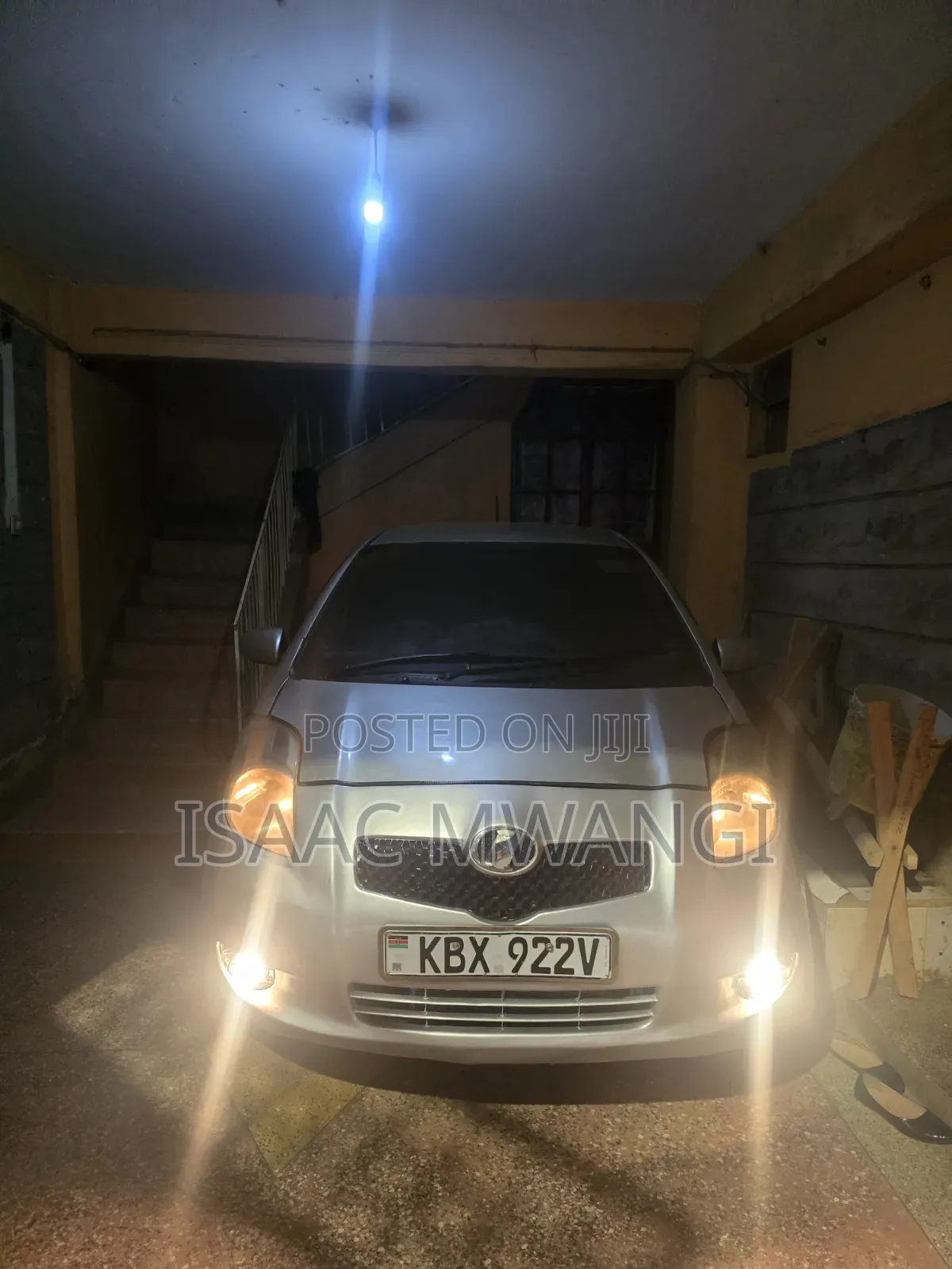 Toyota Vitz 2006 Silver