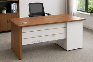 Modern Executive Office Desk- Wooden Finishing