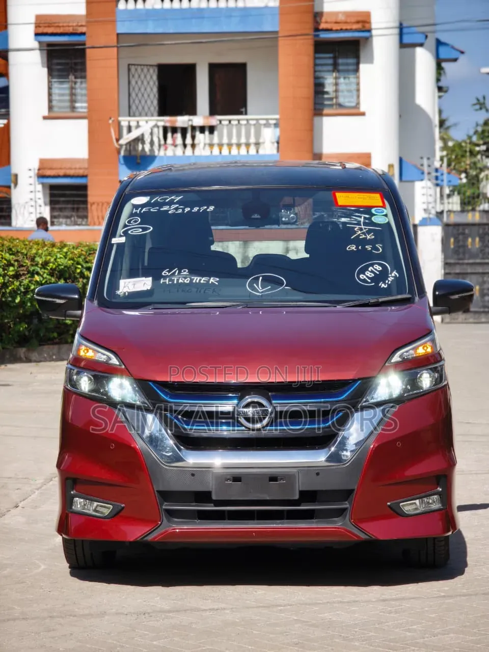 Nissan Serena 2020 Maroon