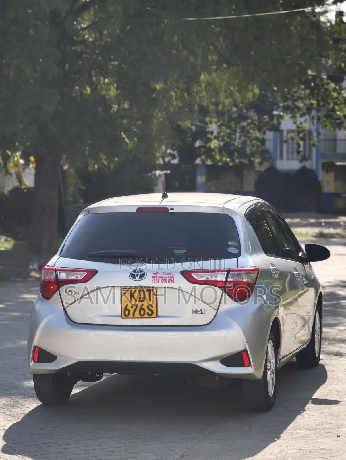 Toyota Vitz 2018 Silver