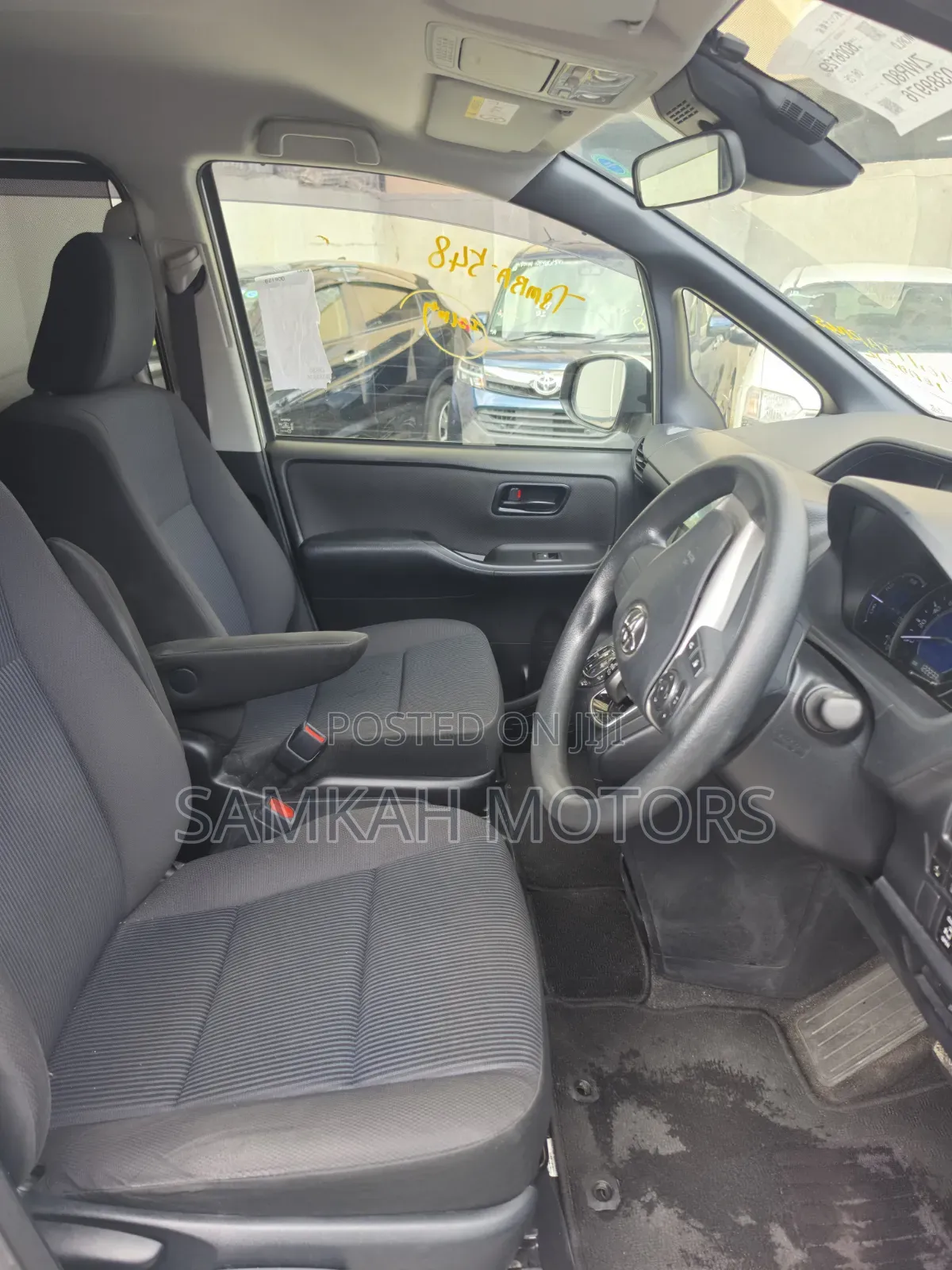 Toyota Noah 2020 Silver