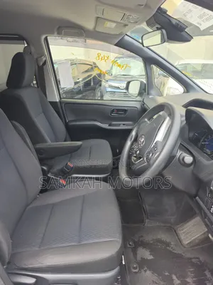 Toyota Noah 2020 Silver
