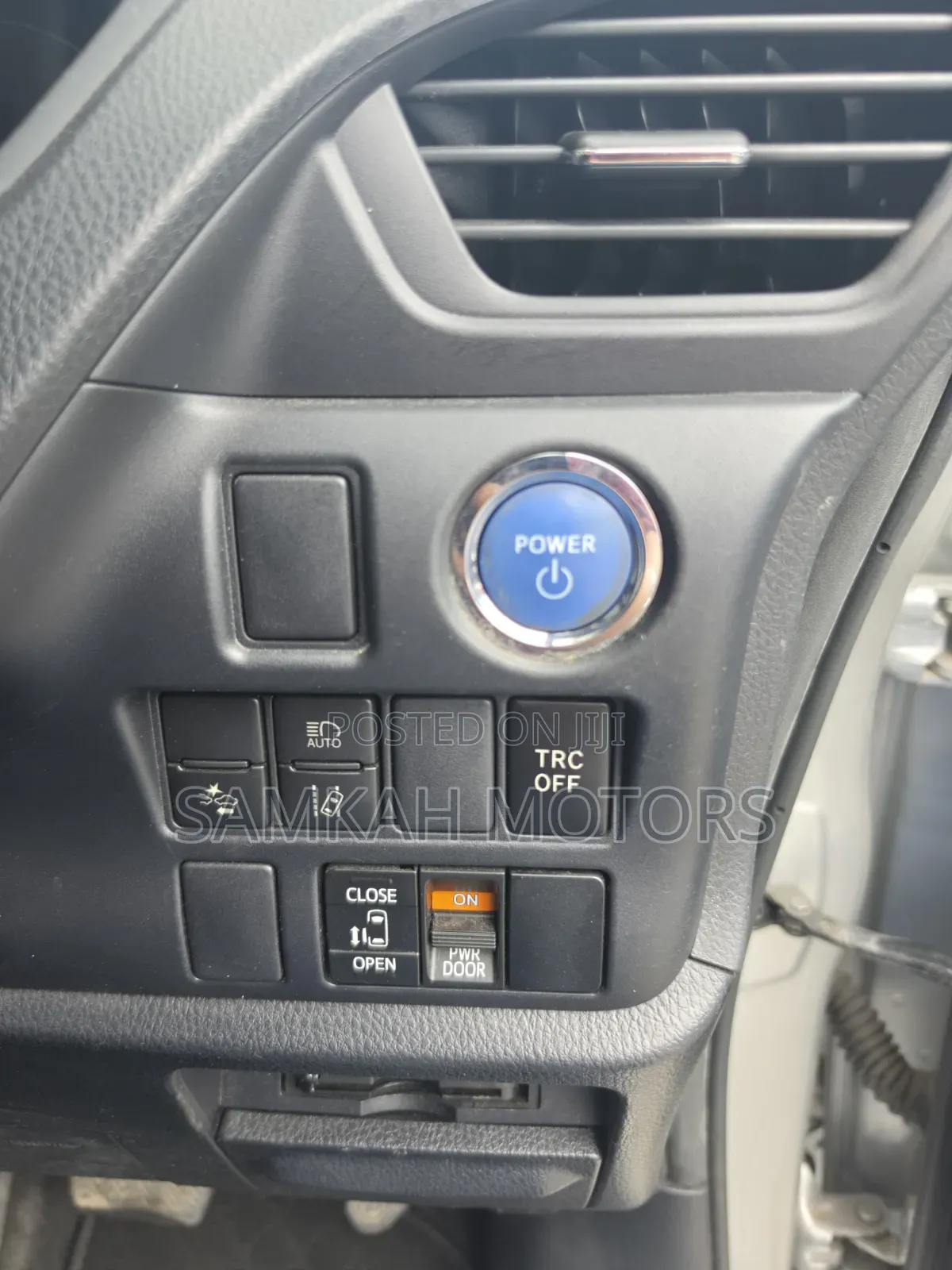 Toyota Noah 2020 Silver