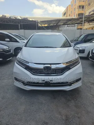 Honda Fit Shuttle 2020 White