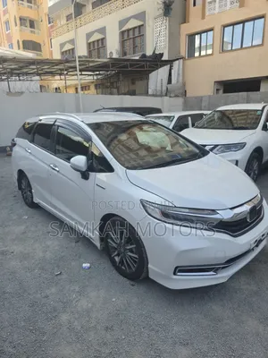 Honda Fit Shuttle 2020 White