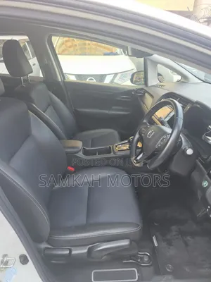 Honda Fit Shuttle 2020 White