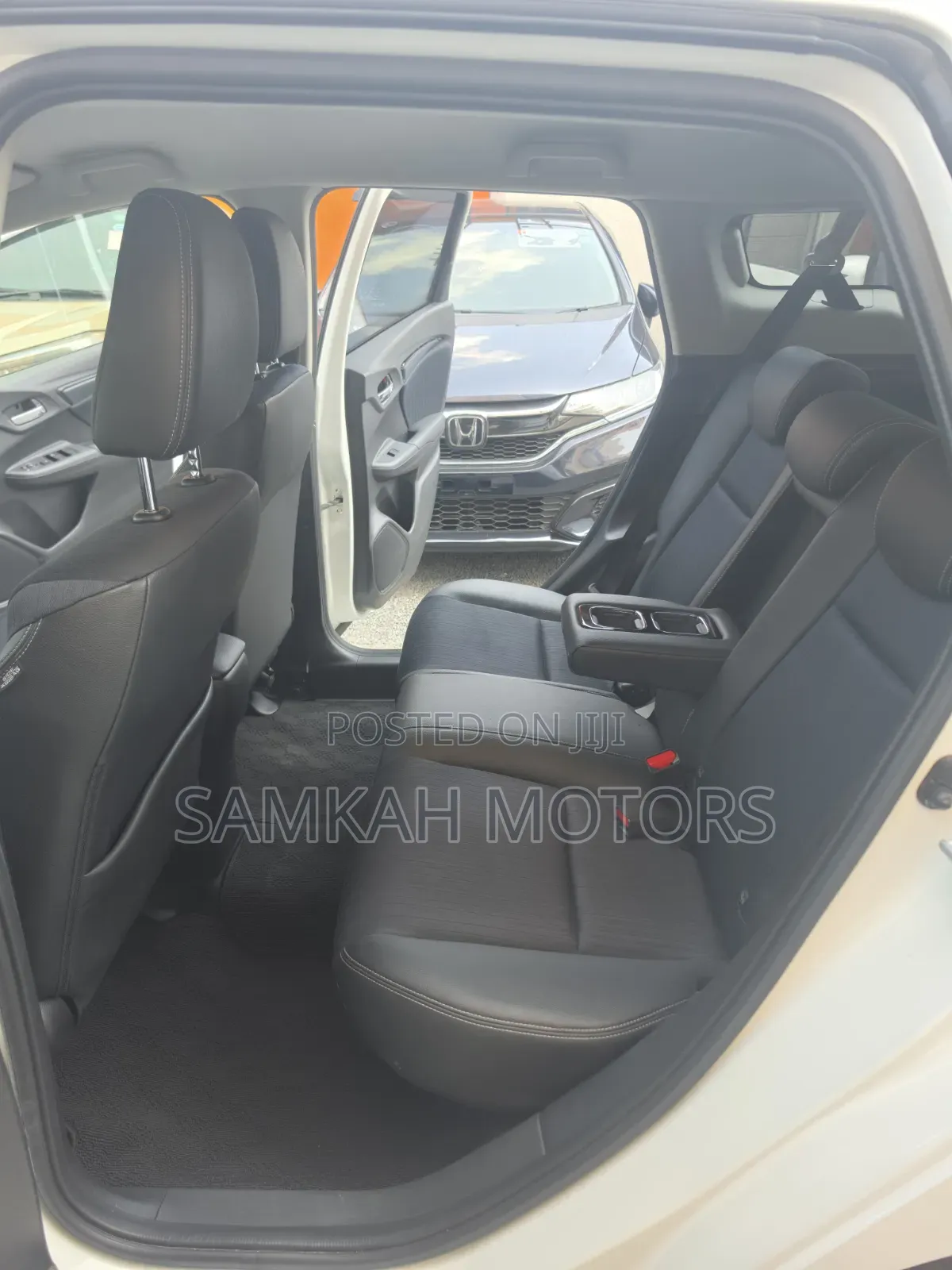 Honda Fit Shuttle 2020 White
