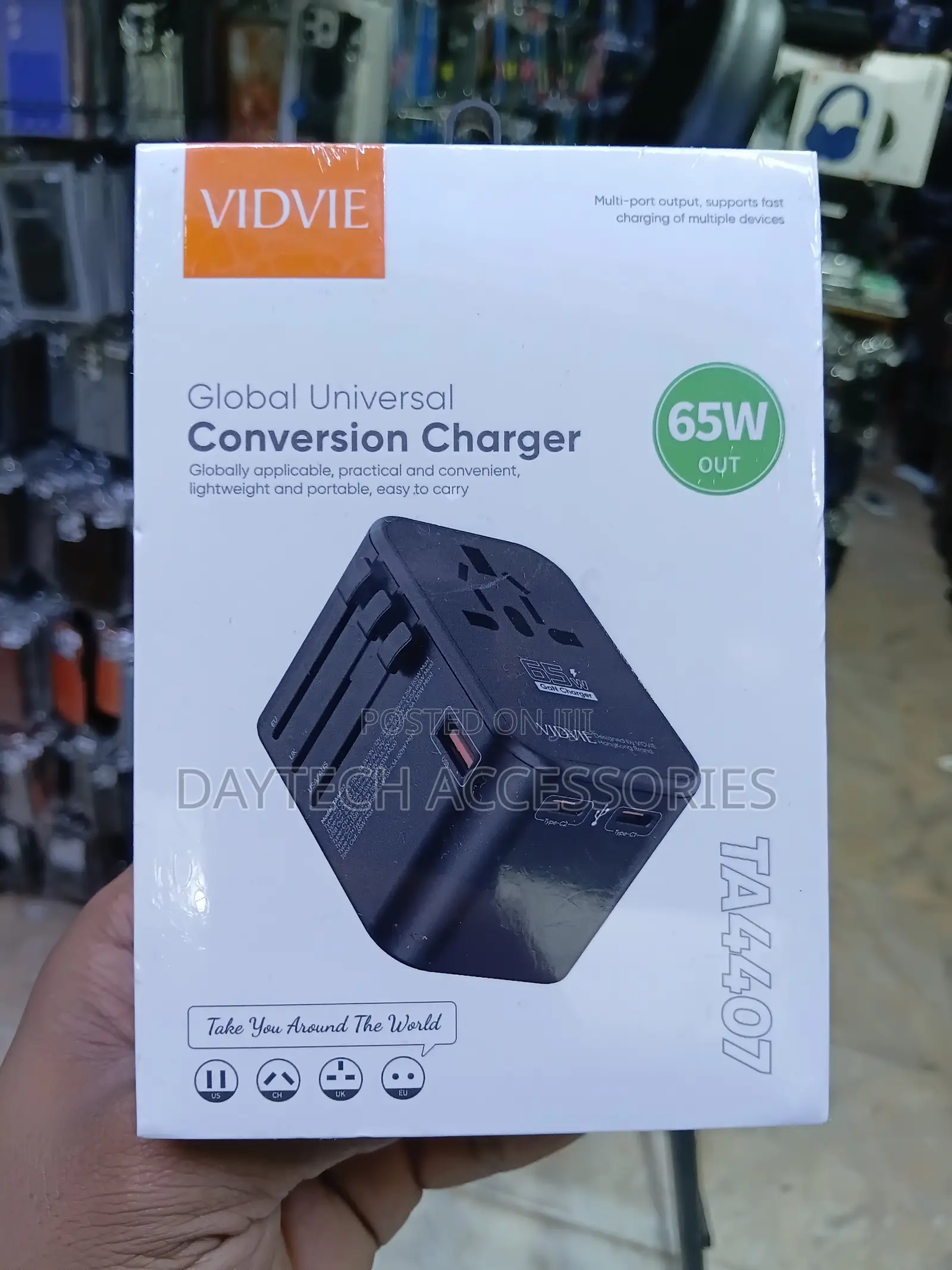 The Vidvie TA4407 Global Universal Conversion Charger - 65W