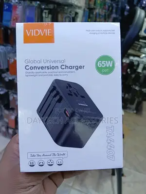 The Vidvie TA4407 Global Universal Conversion Charger - 65W