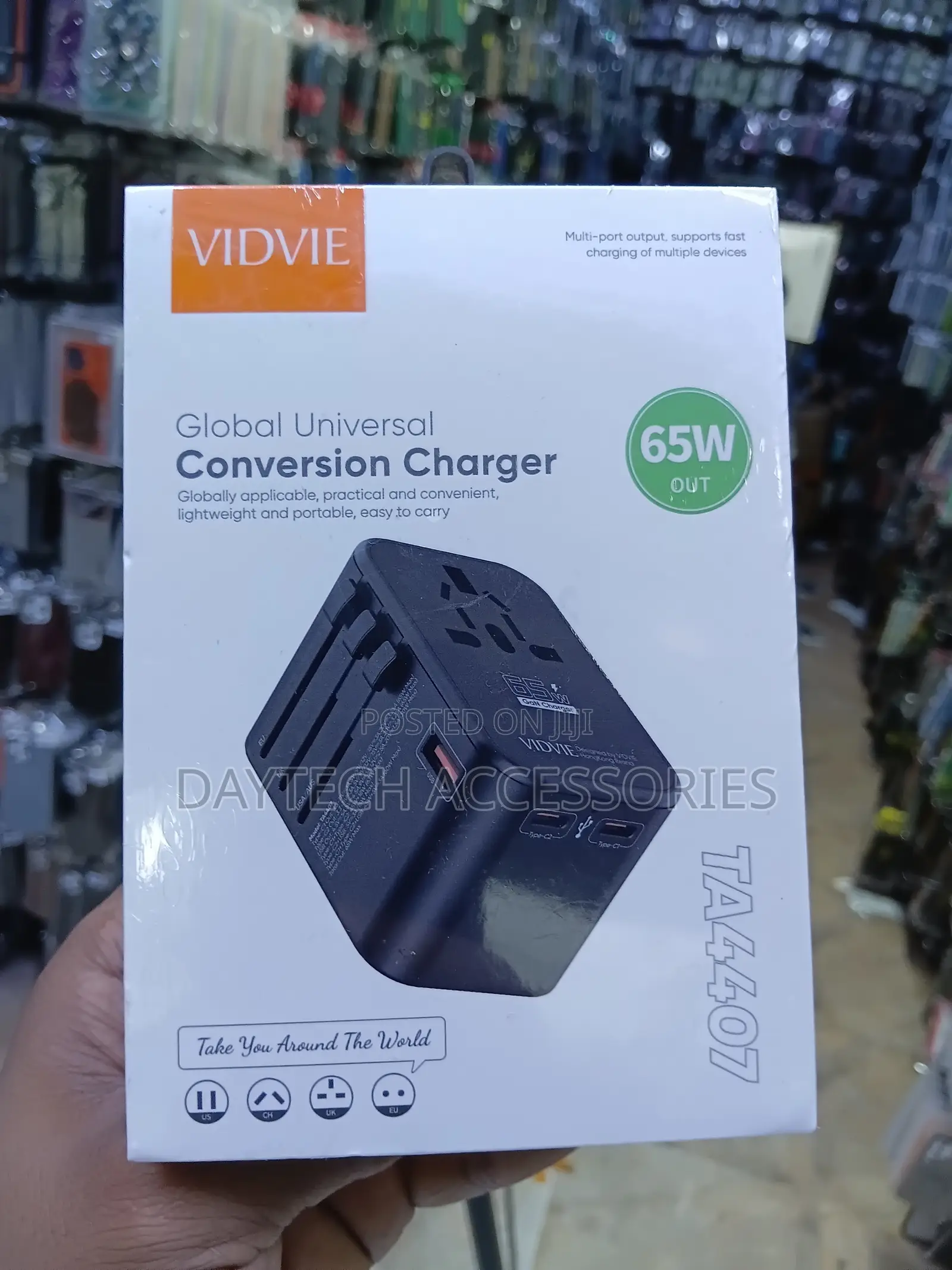 The Vidvie TA4407 Global Universal Conversion Charger - 65W