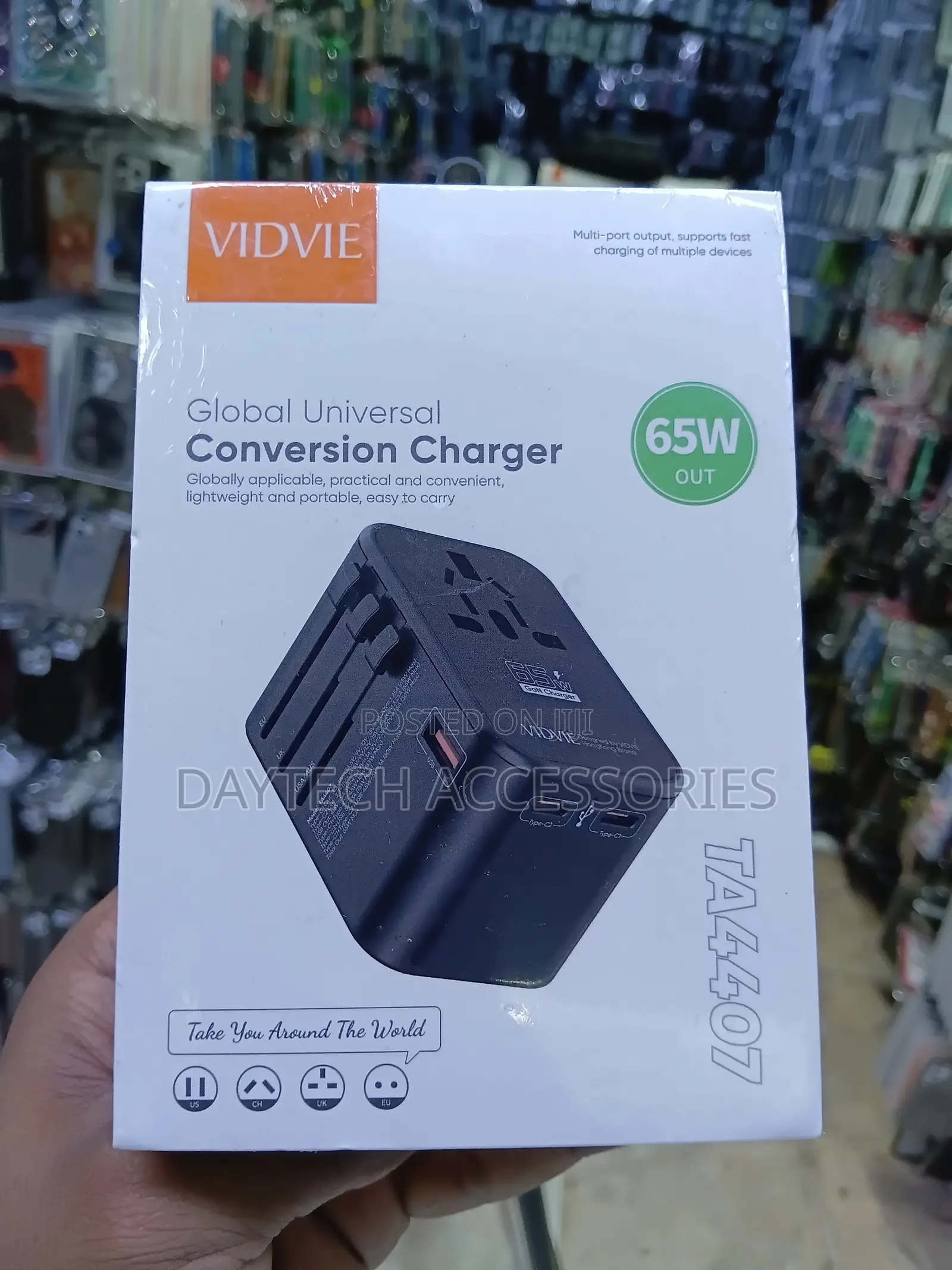The Vidvie TA4407 Global Universal Conversion Charger - 65W