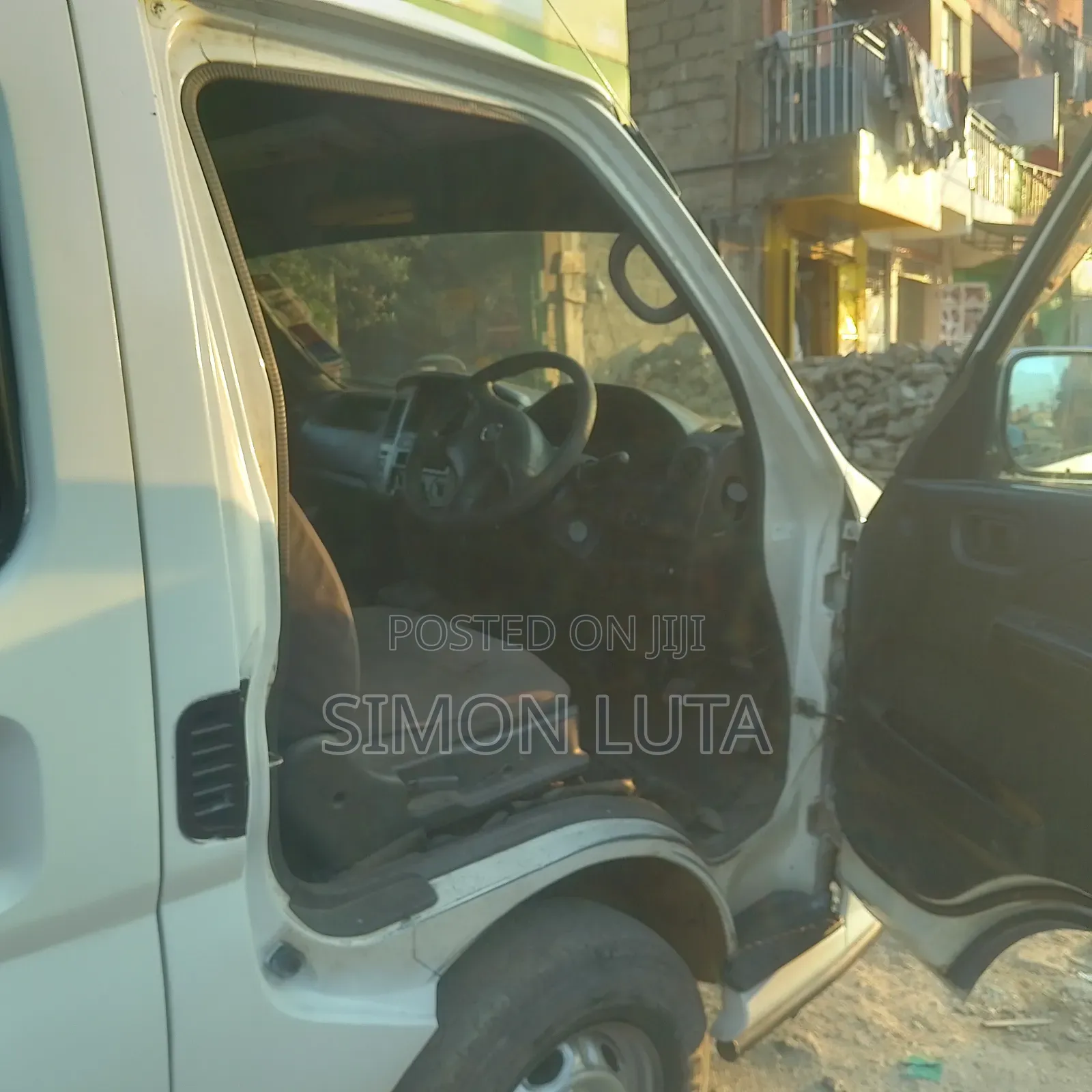 Nissan Caravan 2012 White