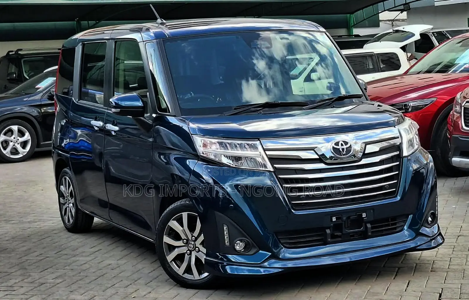 Toyota Roomy 2019 Blue