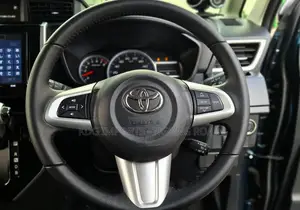 Toyota Roomy 2019 Blue