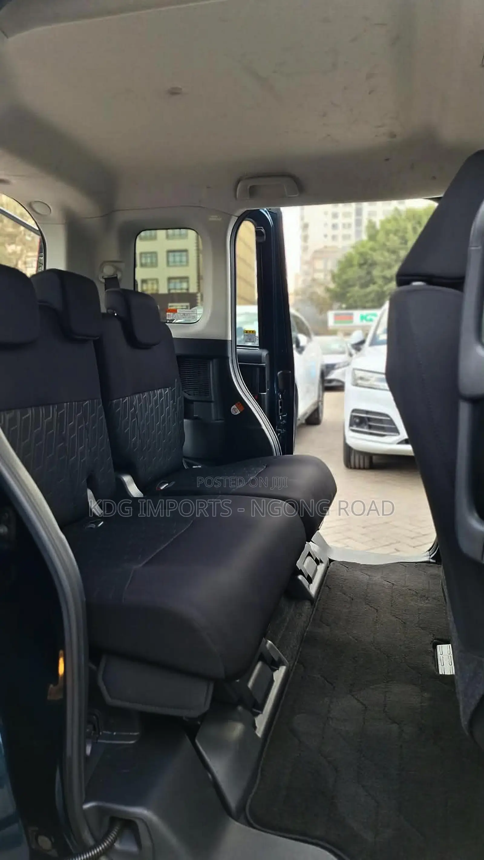 Toyota Roomy 2019 Blue