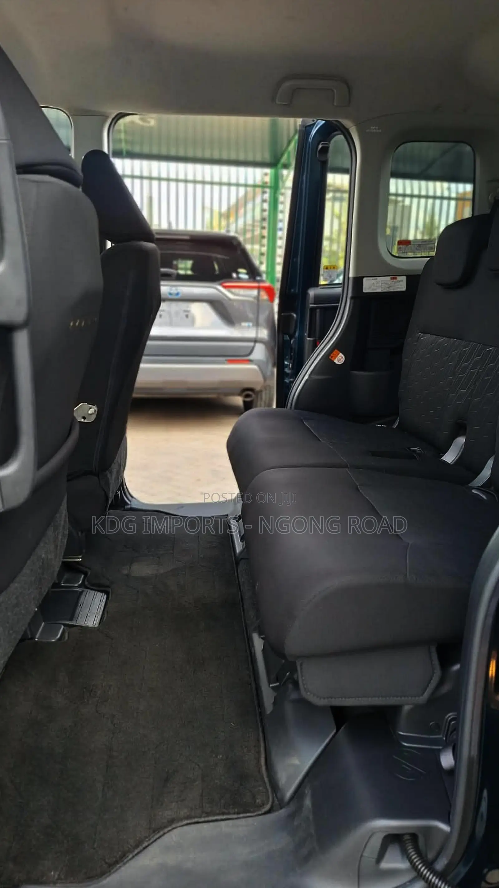 Toyota Roomy 2019 Blue