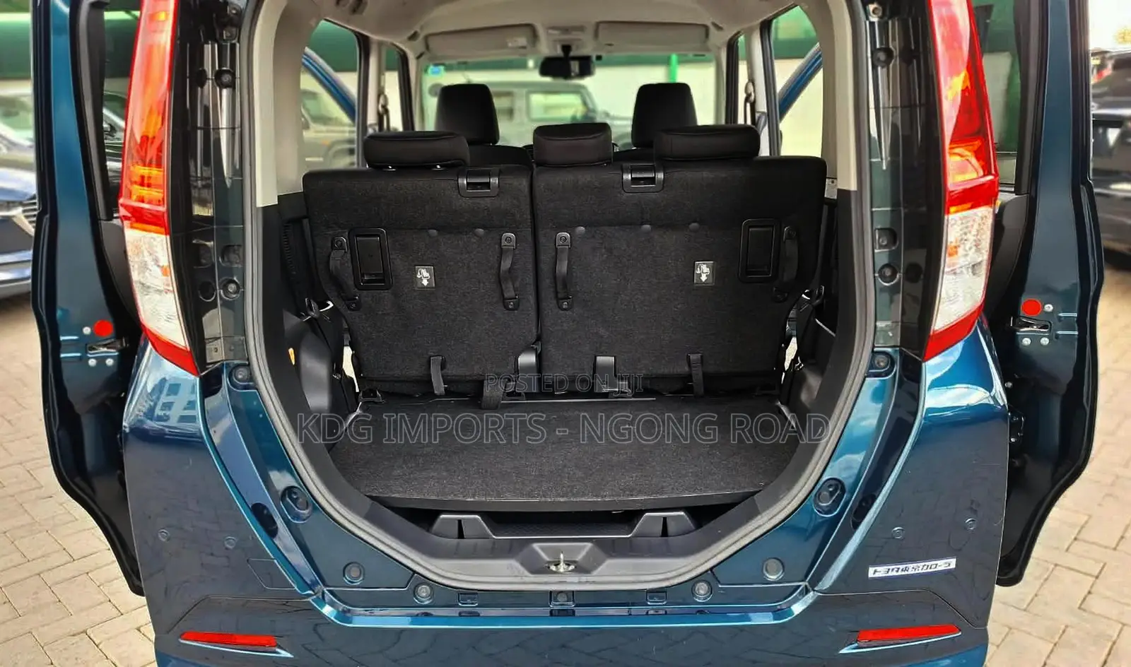 Toyota Roomy 2019 Blue