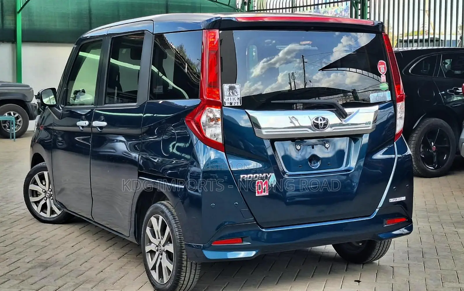 Toyota Roomy 2019 Blue