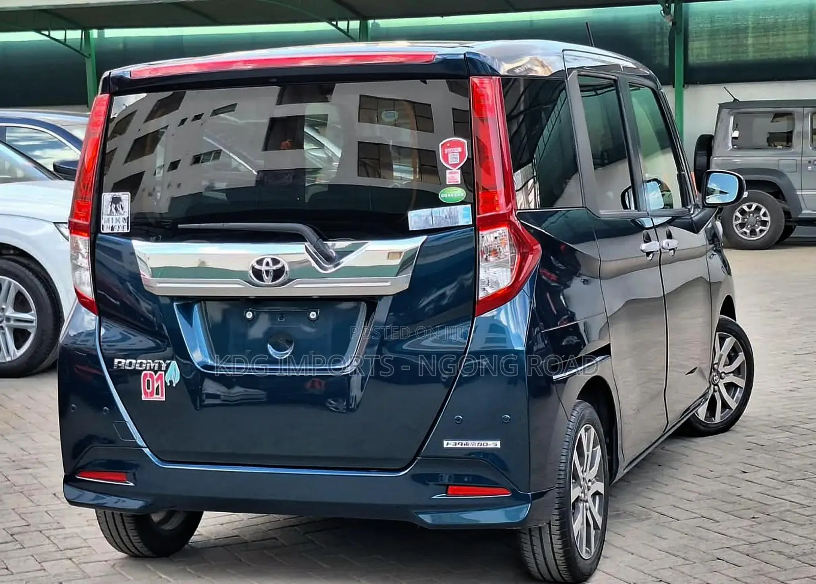 Toyota Roomy 2019 Blue