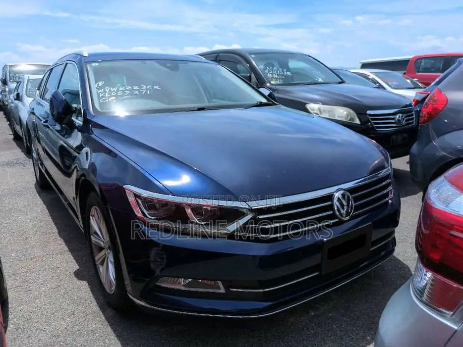 Volkswagen Passat 2019 Blue