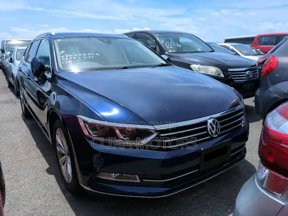 Volkswagen Passat 2019 Blue