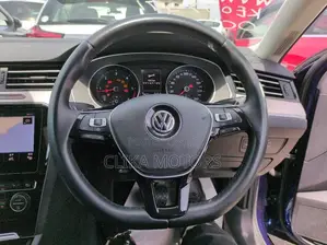 Volkswagen Passat 2019 Blue