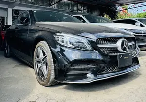 Mercedes-Benz C200 2021 Black