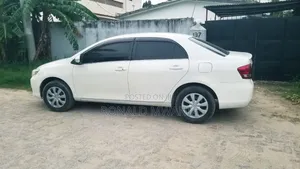 Toyota Axio 2011 Pearl