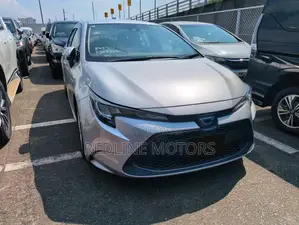 Toyota Corolla L (1.8L 4cyl 2A) 2019 Silver