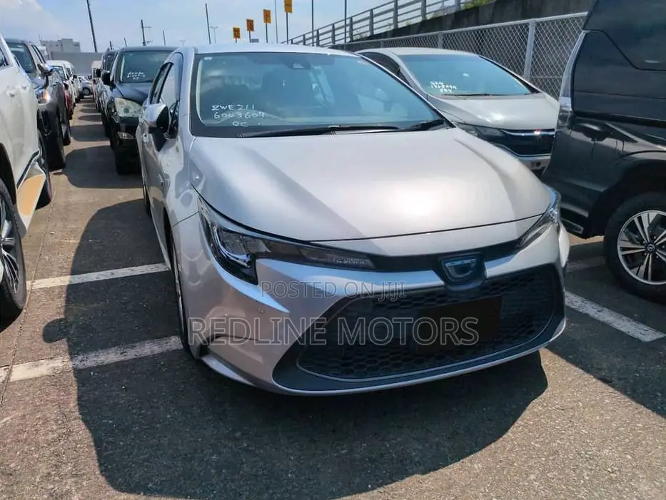 Toyota Corolla L (1.8L 4cyl 2A) 2019 Silver