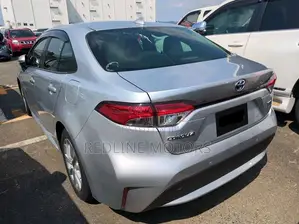 Toyota Corolla L (1.8L 4cyl 2A) 2019 Silver