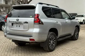 Toyota Land Cruiser Prado 2.8 2019 Silver