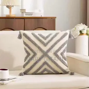 Tufted Boho Cushion Cover Size* : 45*45 Cm