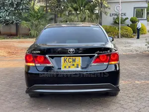 Toyota Crown 2013 Black