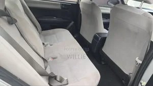 Toyota Axio 2014 Silver
