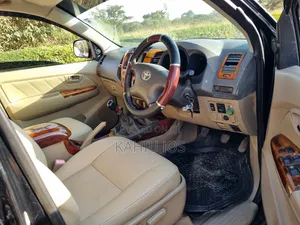 Toyota Hilux 2010 Black