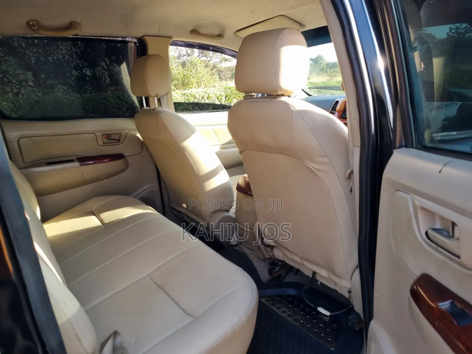 Toyota Hilux 2010 Black