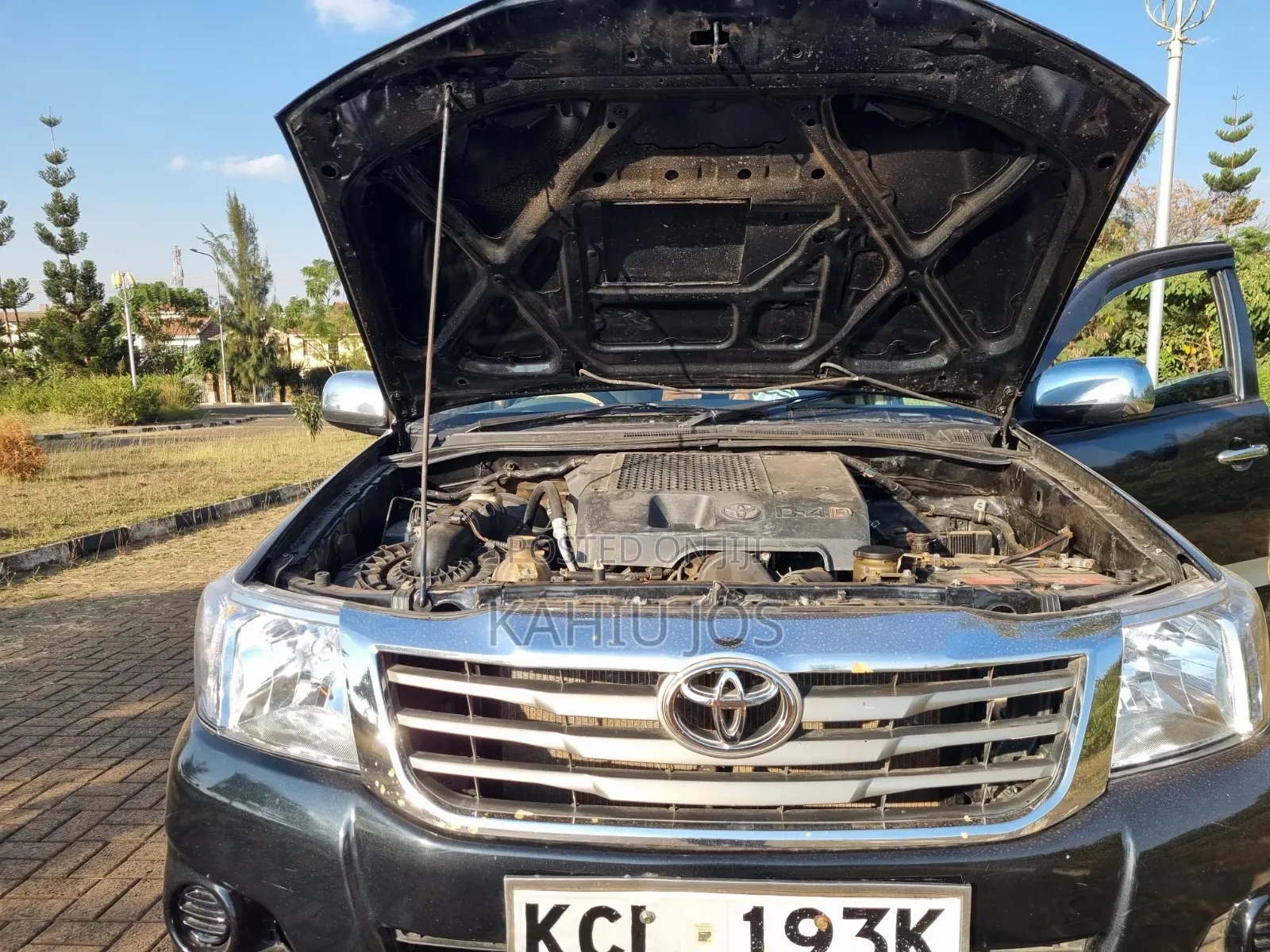 Toyota Hilux 2010 Black