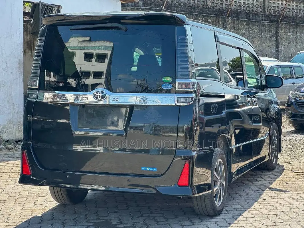 Toyota Voxy X 4WD 8-Seater 2019 Black