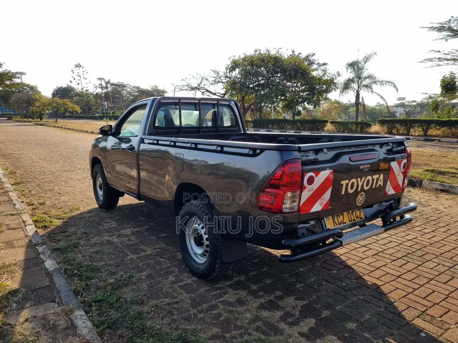 Toyota Hilux 2020 Gray